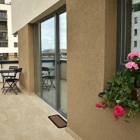 Roadstar Apartmants Coresi Apartment *